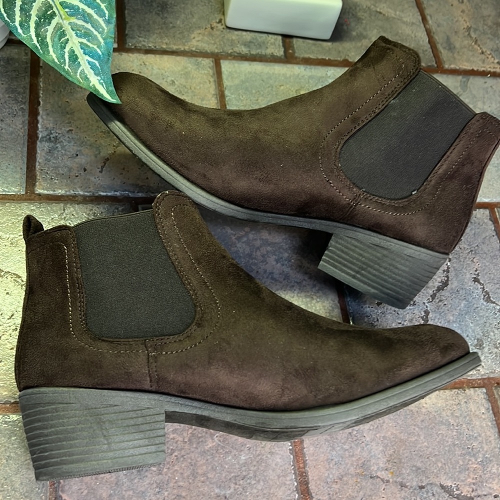 Brown‎ Suede Booties* New